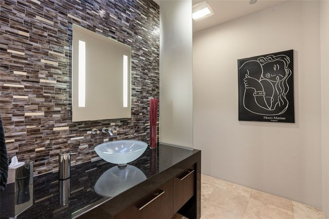 1135 S Summit Drive, Santa Fe, NM 87501