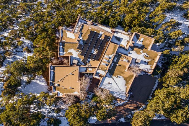 1135 S Summit Drive, Santa Fe, NM 87501