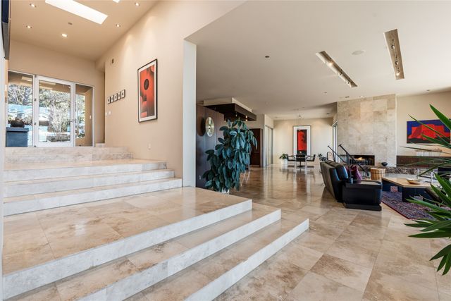 1135 S Summit Drive, Santa Fe, NM 87501