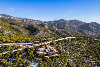 1135 S Summit Drive, Santa Fe, NM 87501