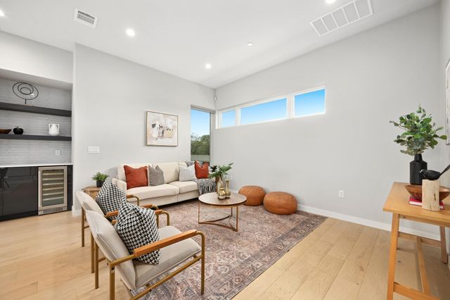 5605 Sunshine DR 10, Austin, TX 78756