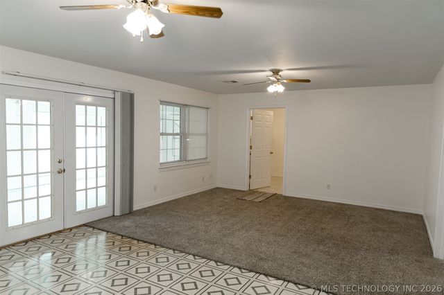 1304 SE 2nd Street, Wagoner, OK 74467
