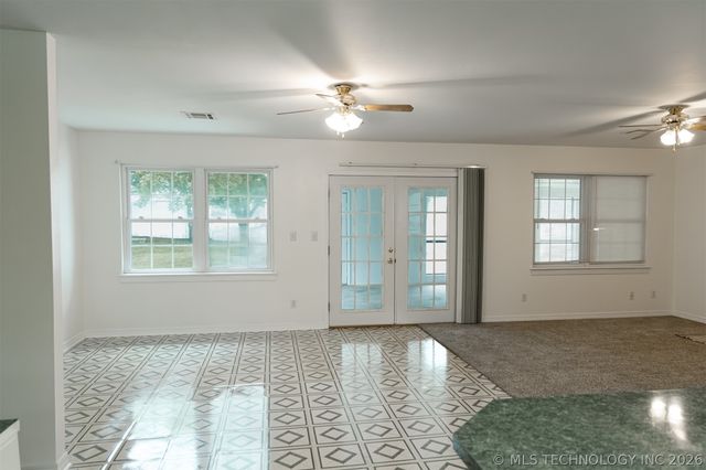 1304 SE 2nd Street, Wagoner, OK 74467