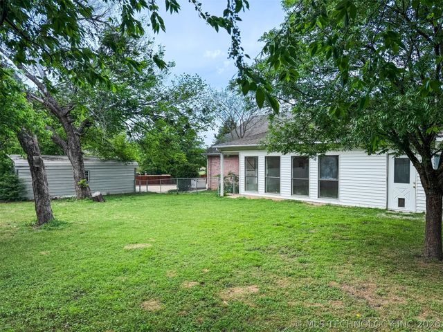 1304 SE 2nd Street, Wagoner, OK 74467