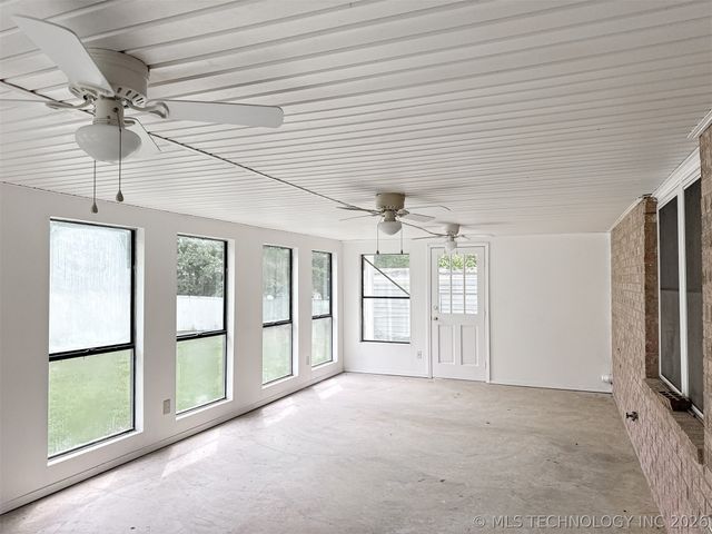 1304 SE 2nd Street, Wagoner, OK 74467