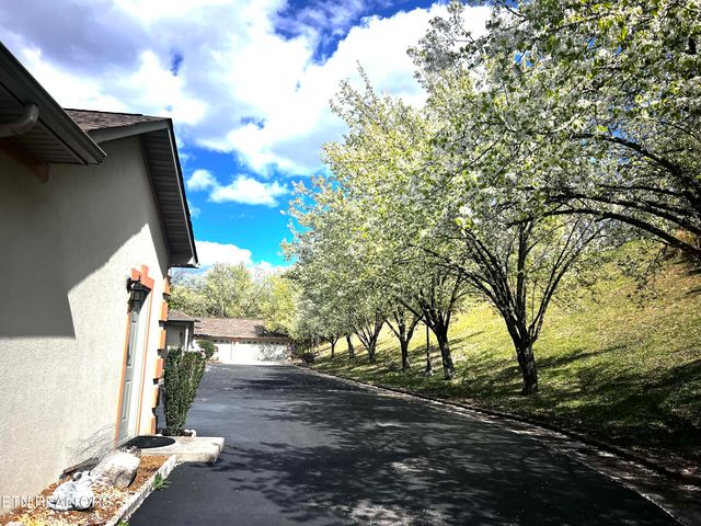 3006 Brentwood Court, Kingston, TN 37763