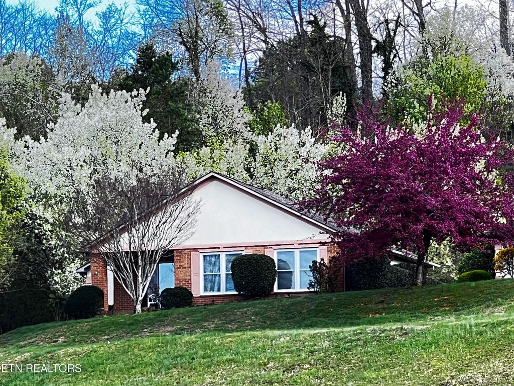 3006 Brentwood Court, Kingston, TN 37763
