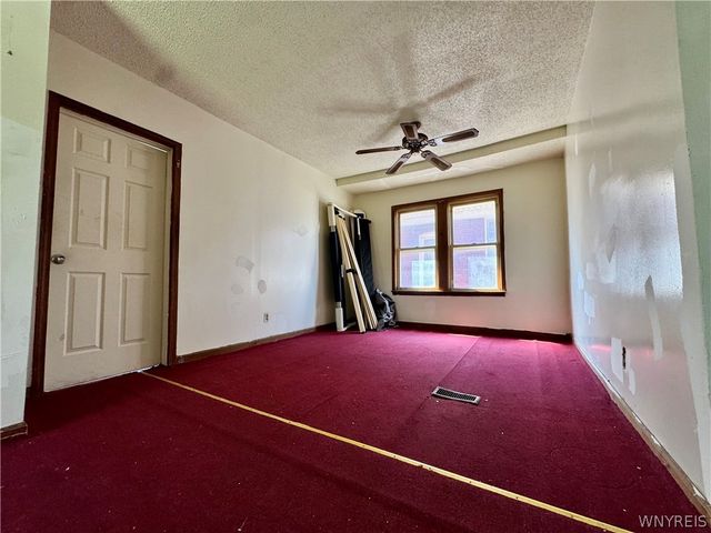 2022 La Salle Avenue, Niagara Falls, NY 14301