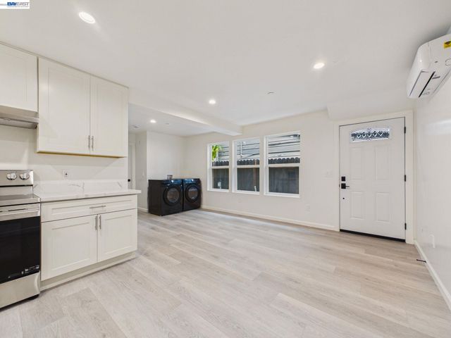718 26th, Oakland, CA 94612