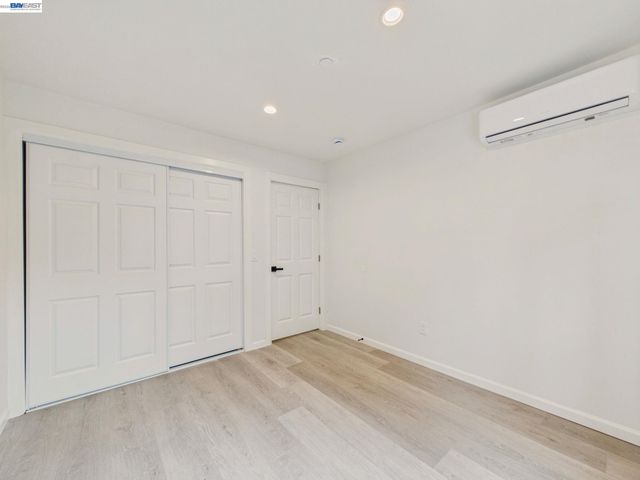 718 26th, Oakland, CA 94612