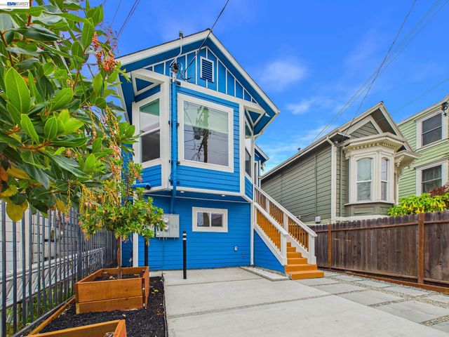 718 26th, Oakland, CA 94612