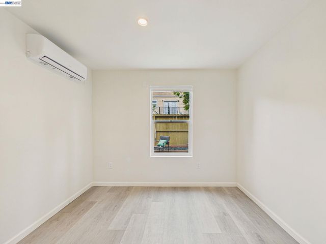 718 26th, Oakland, CA 94612