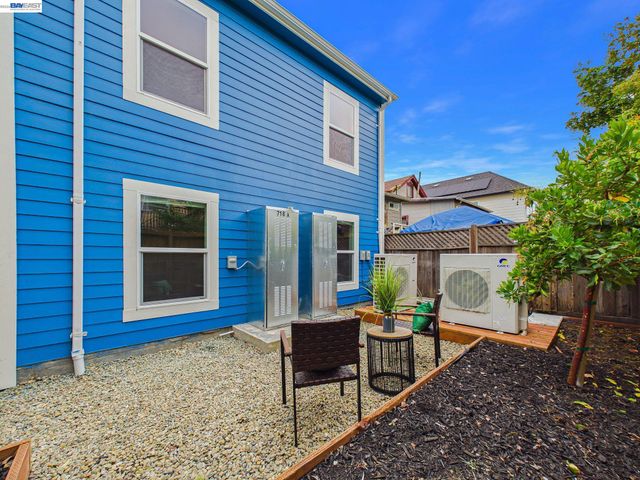 718 26th, Oakland, CA 94612