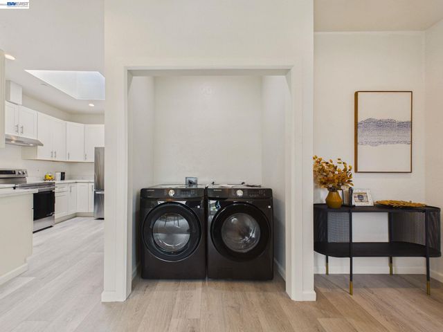 718 26th, Oakland, CA 94612