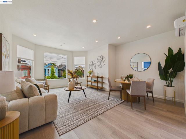 718 26th, Oakland, CA 94612