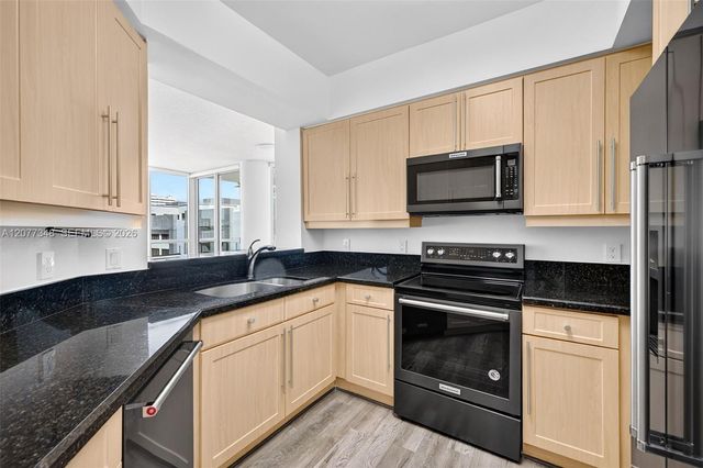 111 SE 8th Avenue 705, Fort Lauderdale, FL 33301