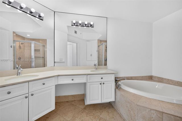 111 SE 8th Avenue 705, Fort Lauderdale, FL 33301