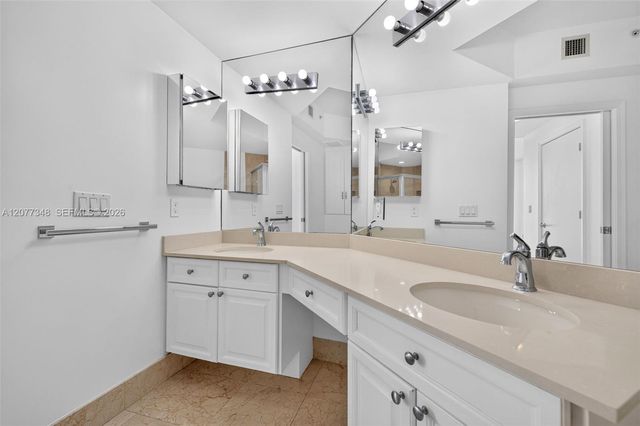 111 SE 8th Avenue 705, Fort Lauderdale, FL 33301