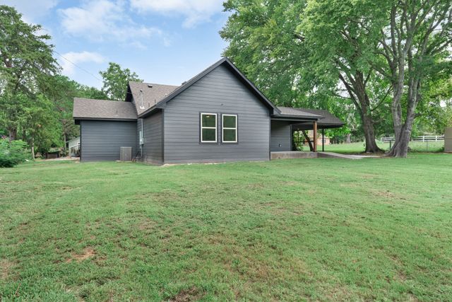 104 Mockingbird Street, Ector, TX 75439