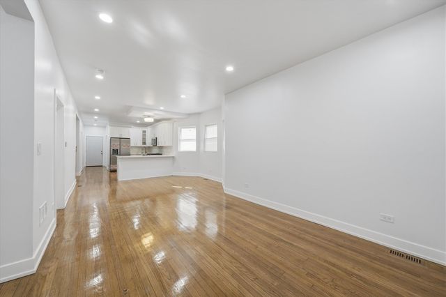 7607 S May Street, Chicago, IL 60620