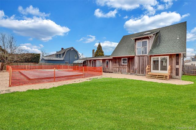 97 Pardee Avenue, Islip, NY 11751