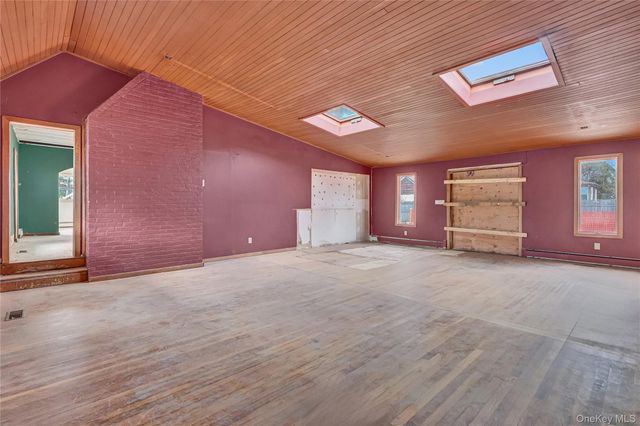 97 Pardee Avenue, Islip, NY 11751