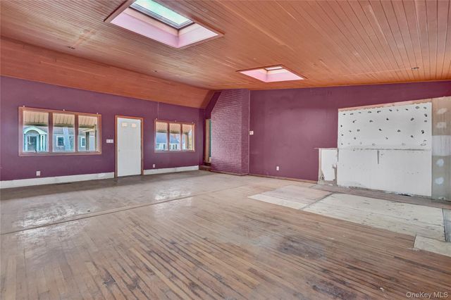 97 Pardee Avenue, Islip, NY 11751