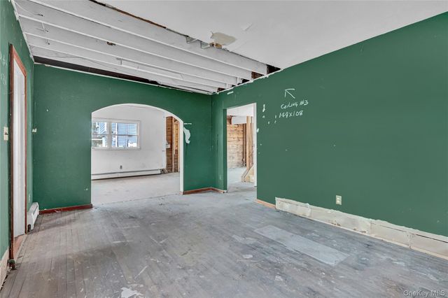 97 Pardee Avenue, Islip, NY 11751