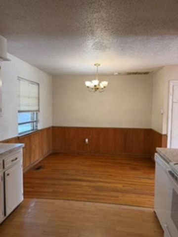 2805 NW Hilltop Dr, Lawton, OK 73507