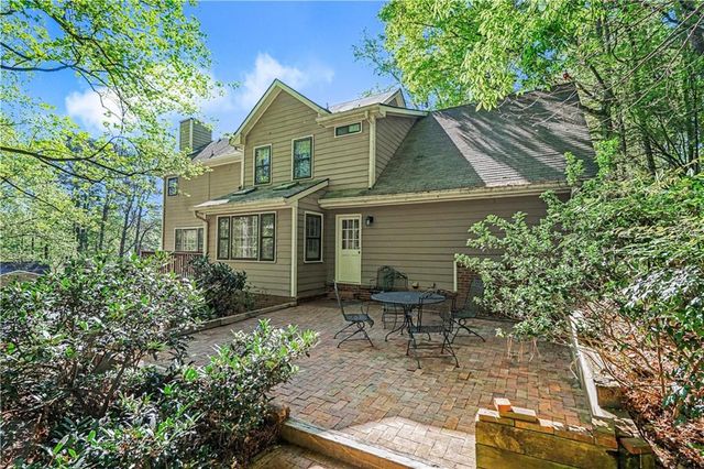1527 Ridgewood Drive, Lilburn, GA 30047