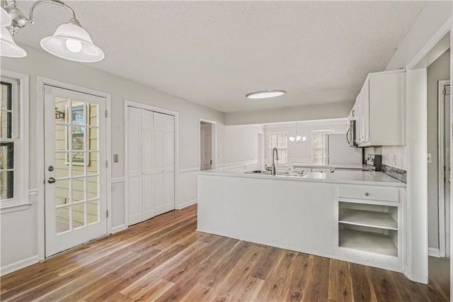 1527 Ridgewood Drive, Lilburn, GA 30047