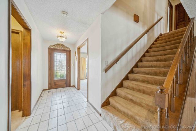 9752 S Lakewood Avenue, Tulsa, OK 74137