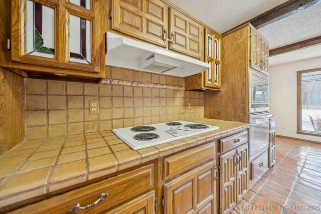 9752 S Lakewood Avenue, Tulsa, OK 74137