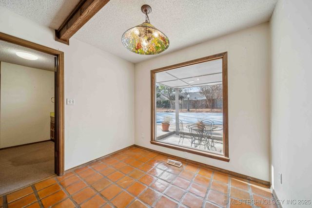 9752 S Lakewood Avenue, Tulsa, OK 74137