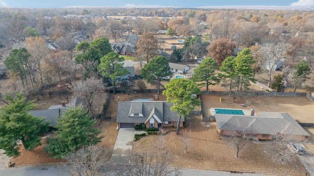 9752 S Lakewood Avenue, Tulsa, OK 74137
