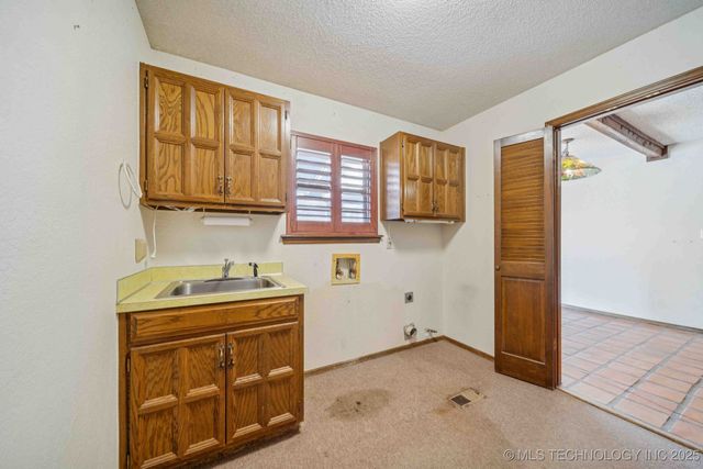 9752 S Lakewood Avenue, Tulsa, OK 74137