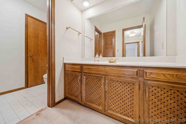 9752 S Lakewood Avenue, Tulsa, OK 74137