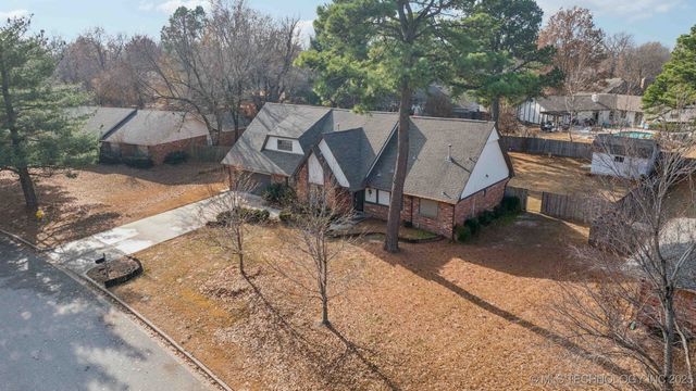 9752 S Lakewood Avenue, Tulsa, OK 74137