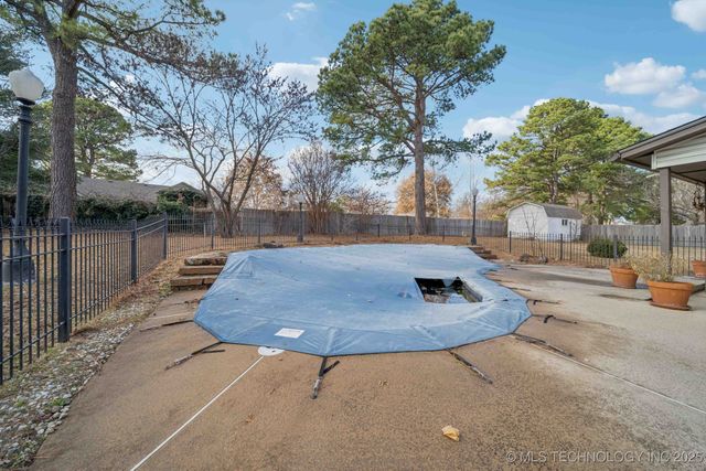 9752 S Lakewood Avenue, Tulsa, OK 74137