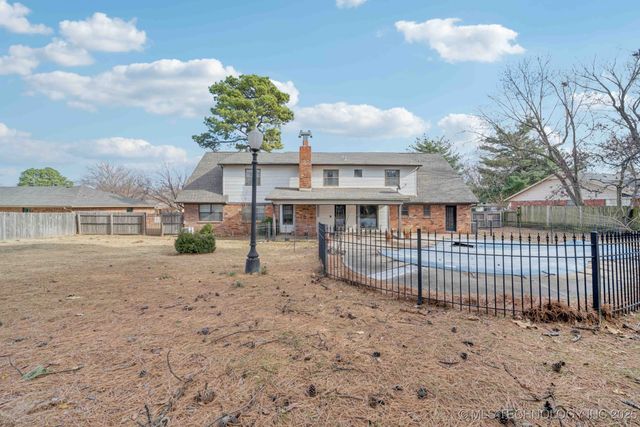 9752 S Lakewood Avenue, Tulsa, OK 74137