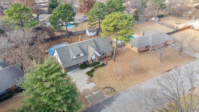 9752 S Lakewood Avenue, Tulsa, OK 74137