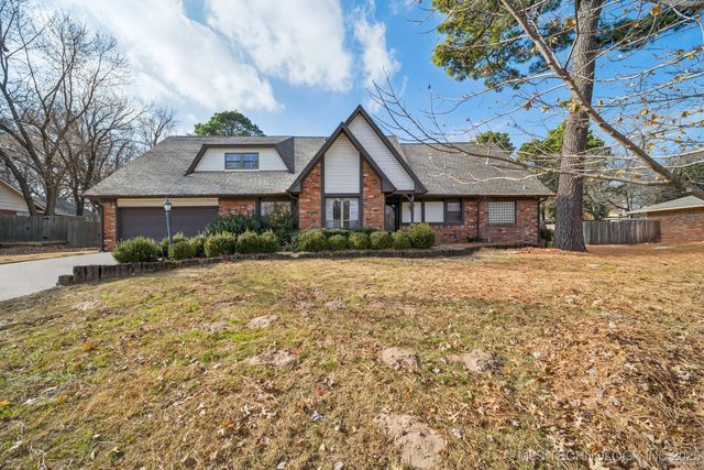 9752 S Lakewood Avenue, Tulsa, OK 74137