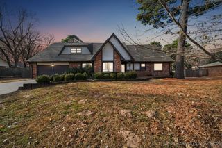 9752 S Lakewood Avenue, Tulsa, OK 74137