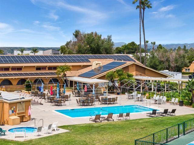 3808 Vista Campana 11, Oceanside, CA 92057