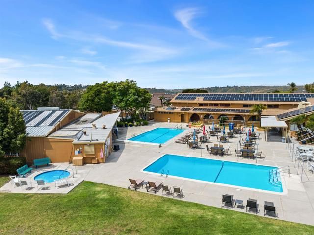 3808 Vista Campana 11, Oceanside, CA 92057