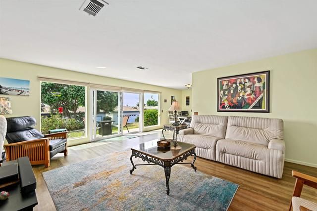 3808 Vista Campana 11, Oceanside, CA 92057