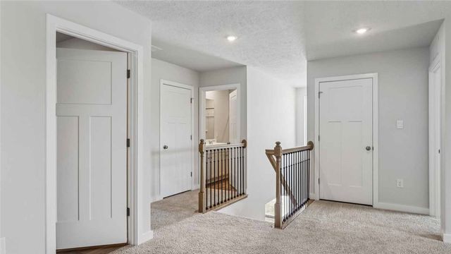 1099 Peachtree Road, Scott Twp, PA 15106