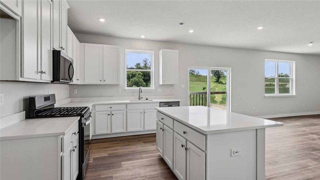 1099 Peachtree Road, Scott Twp, PA 15106