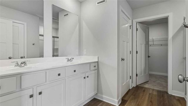 1099 Peachtree Road, Scott Twp, PA 15106