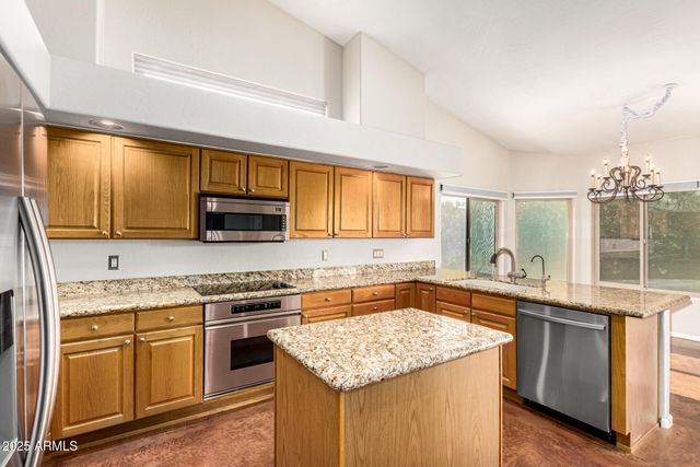 4704 E Hearn Road, Phoenix, AZ 85032